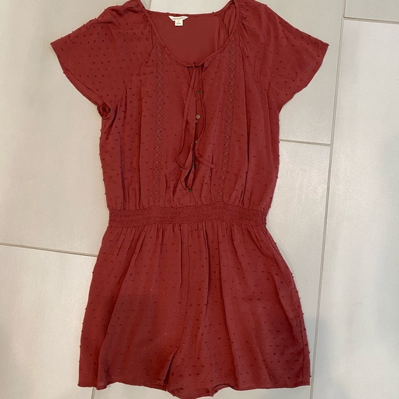 Women’s Aeropostale Maroon Short Romper Size L - Picture 1 of 2
